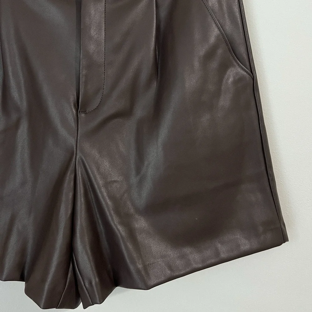 Banana Republic Women's 8 Faux Vegan Leather Shorts Chocolate Brown High‎ Rise